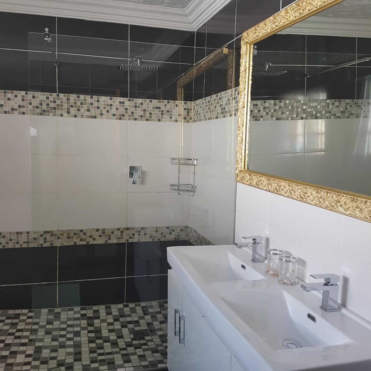 Dinaledi House Hotel Bela-Bela Kültér fotó